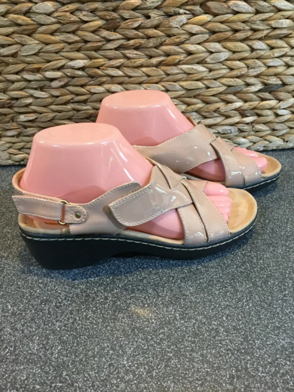 Clarks Patent Leather Crisscross Slide Sandals Tan
